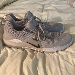 Nike Zoom Trainers. Gray. Mens.